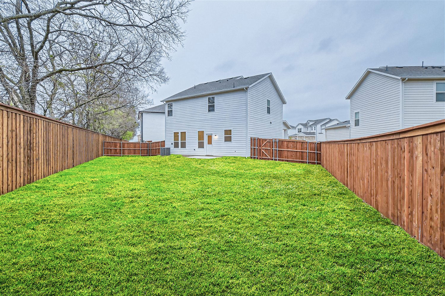 2201-Kincaid-Ln.---Web-Quality---027---29-Back-Yard
