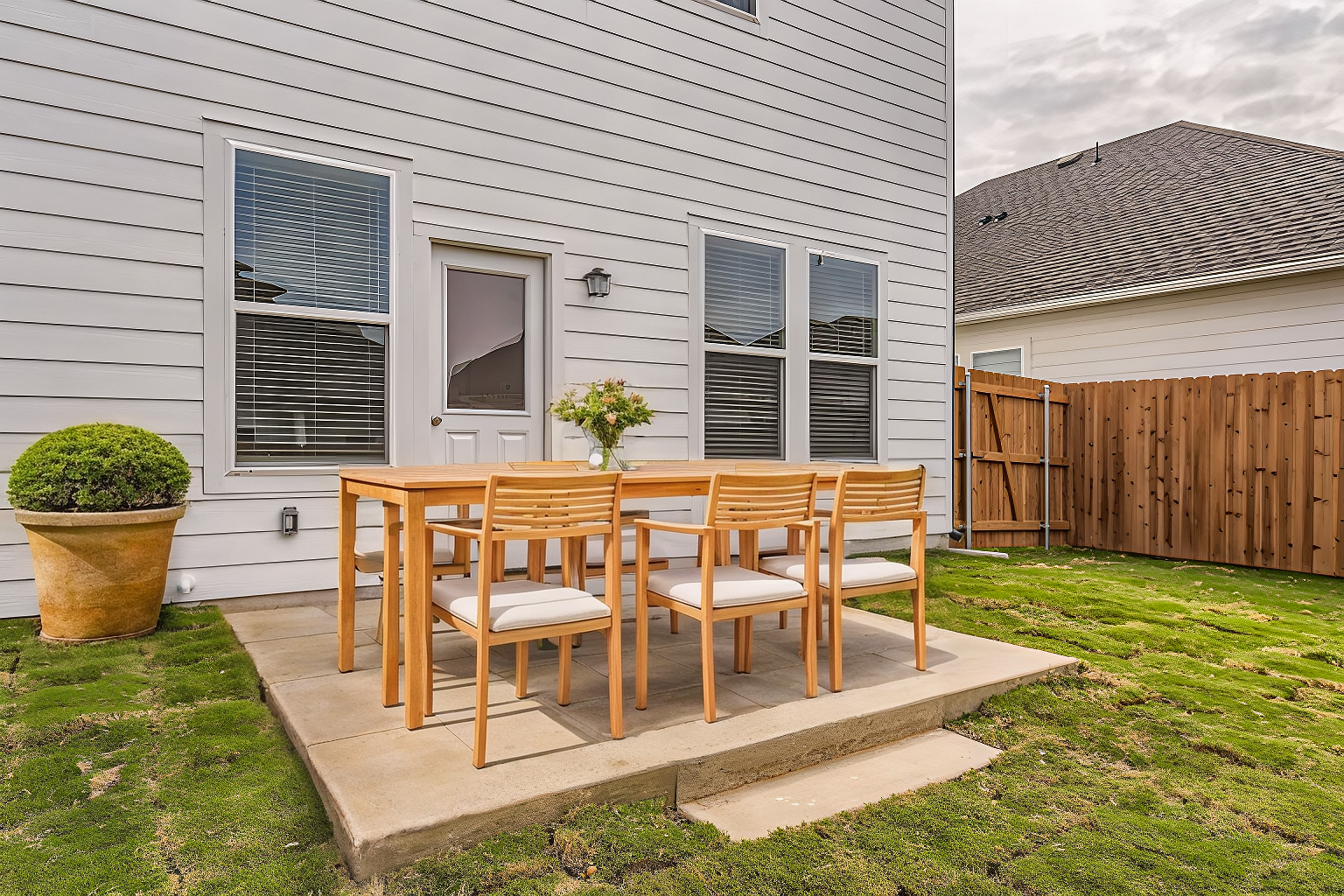 518-Iron-Forge-Lane-Web-Quality-034-34-Patio - Outdoor - Standard - 6